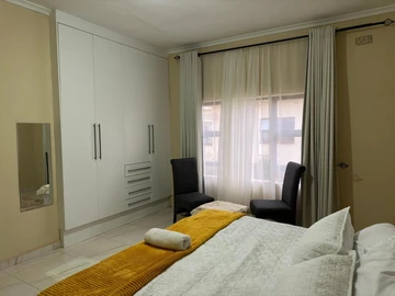 3 Bedroom Flat & Apartment