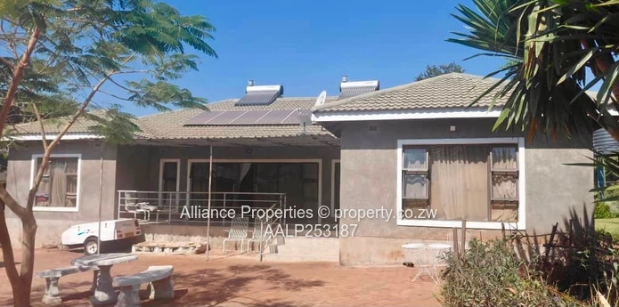 Spacious 4-Bed Home in Shawasha Hills with Borehole & Rondavel