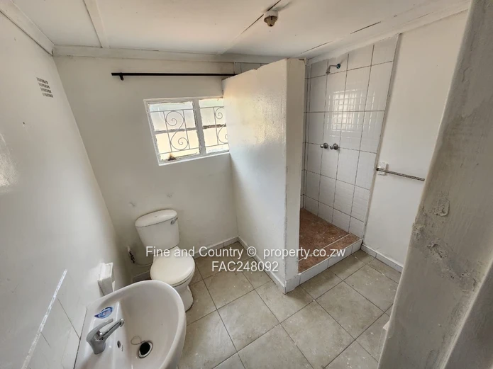 Hillside – Commercial Property For Rent