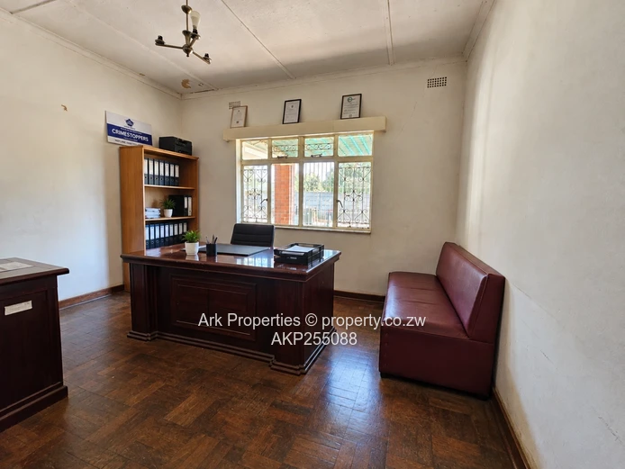 Commercial Property To Let – Eastlea