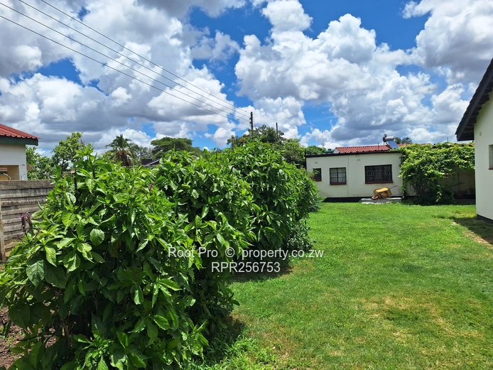 Spacious, excellent location and incredible buy! (Sole Mandate)