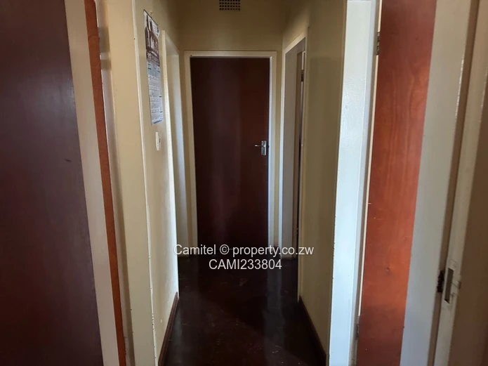 3-Bed House in Mabelreign vlean deed on 925sqm — Garage, Garden & Staff