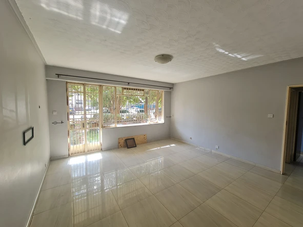 2 Bedroom Flat & Apartment