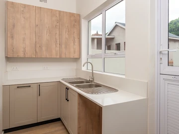 6 Unit Townhouse Complex