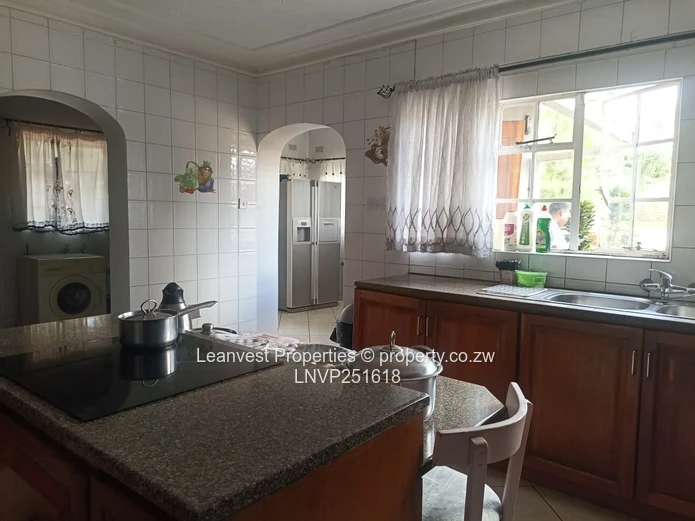 Modern House For Sale In Helensvale