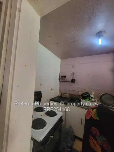 Spacious 1-Bed (100m²) Flat in Harare CBD - Municipal Water & Good ZESA (Sole Mandate)