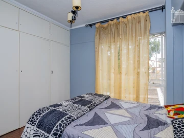 2 Bedroom Flat & Apartment