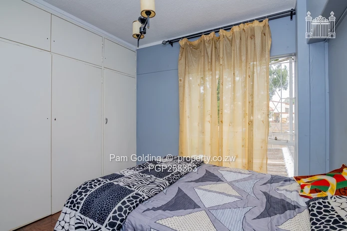 2 Bedroom Duplex Flat, Corner King George & Aberdeen
