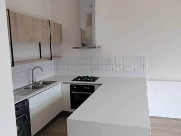 2 Bedroom Flat & Apartment