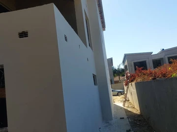 4 Bedroom Flat & Apartment