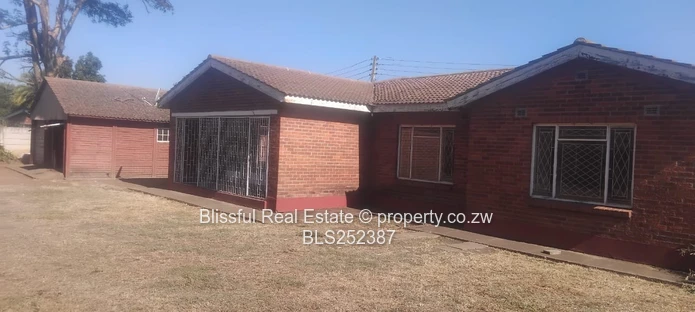 3-bedroom house for rent in Westgate area D