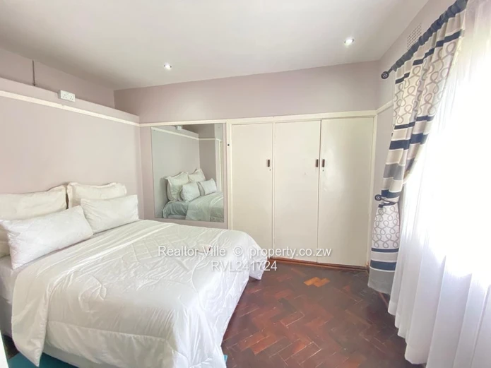 Secure Gated Eastlea Lodge with Spacious Garden & Borehole