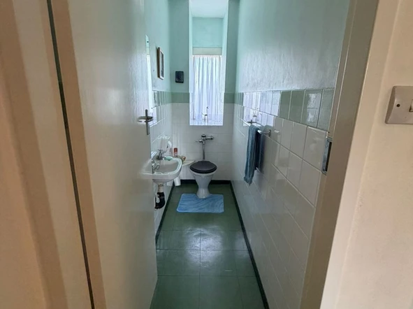 2 Bedroom Flat & Apartment