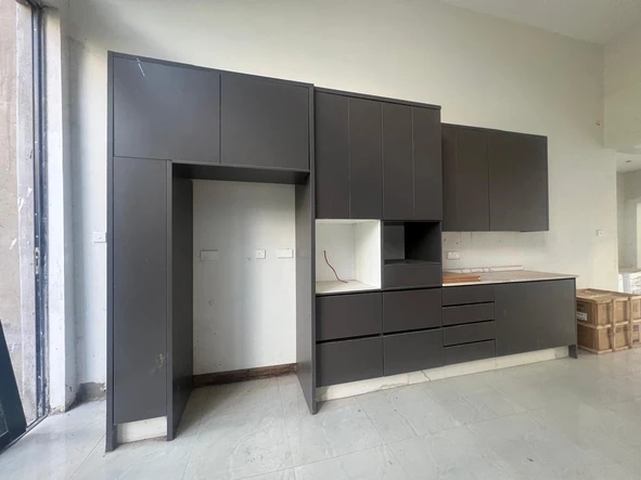 4 Bedroom Flat & Apartment