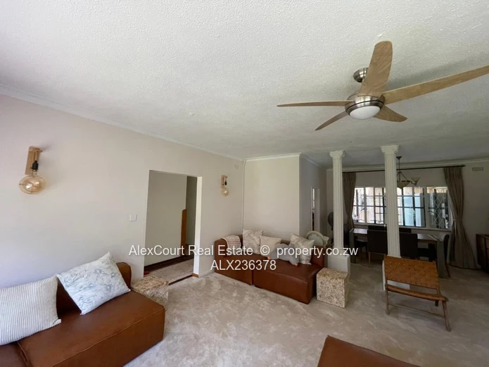 Beautifully Built House In Avondale West