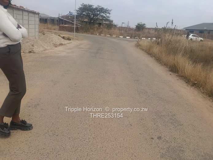  Nyabira Penrose 615m²  Ready-to-Build Stand on Tarred Road 