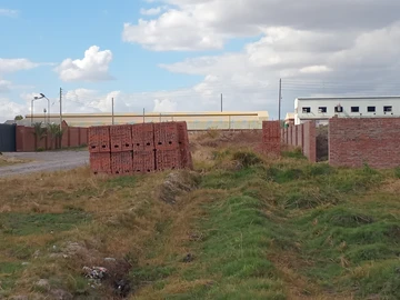 Commercial & Industrial Land