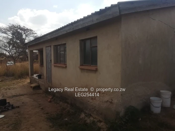 Sally Mugabe Heights: 3-Bed Cottage on 2900m² (Sole Mandate)