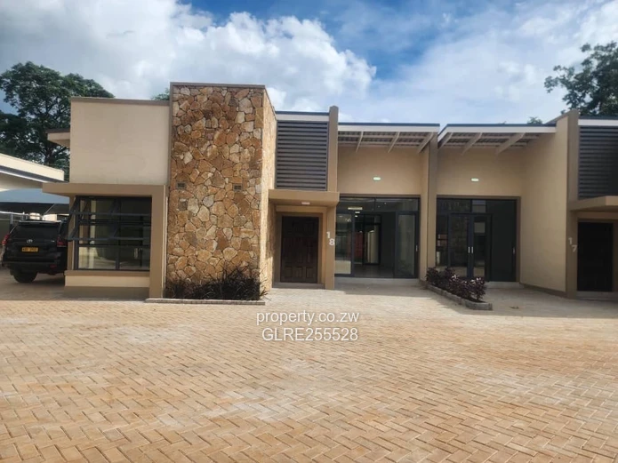 Borrowdale 3-Bed Townhouse - Fitted Kitchen, Tiled Baths