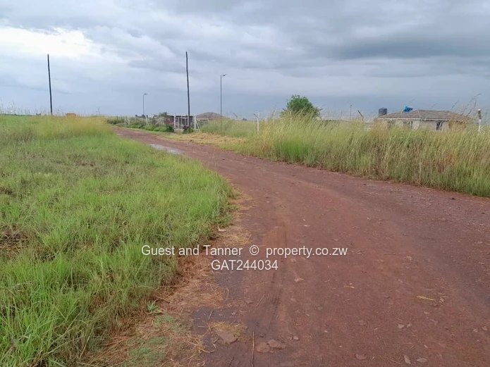 2200m² Stand up for grabs in Darwendale View, Norton.