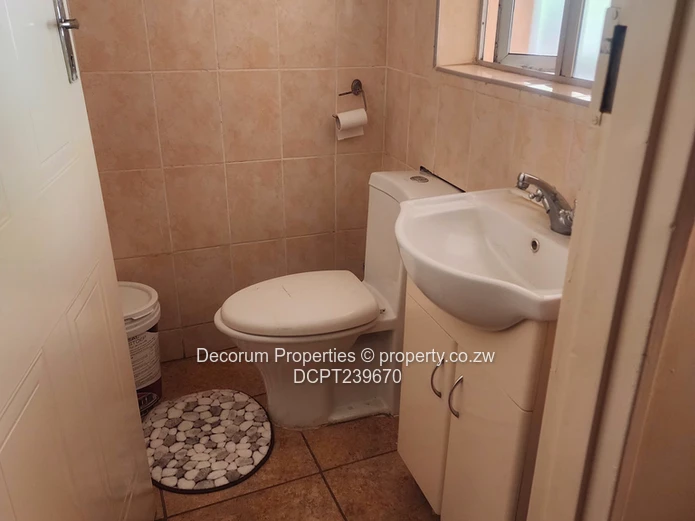 Stately Borrowdale 6-Bed Home — Pool, Borehole & Gardens