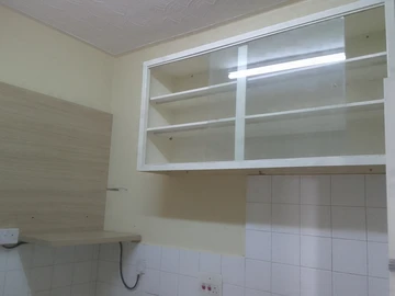 2 Bedroom Flat & Apartment