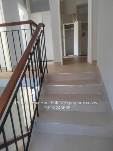 Duplex flat at PeterHall for rent available 1 May 2026!