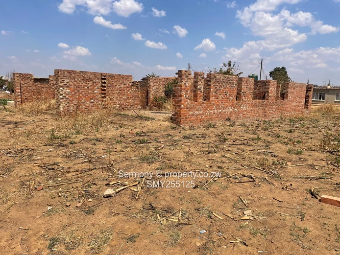 Incomplete Residential house for sale in Glaudina