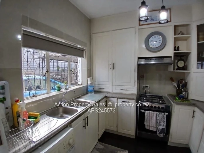 Fully Furnished 2 Bed Garden Flat! 