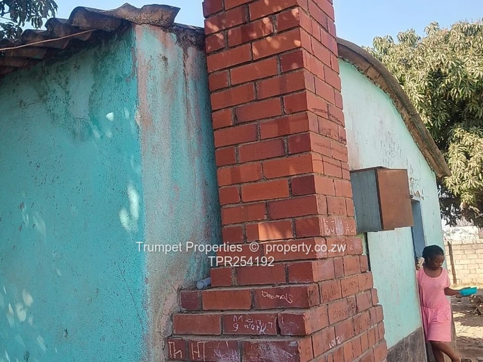 Mbare 2-Bed Fixer on 233 m² — Municipal Water & Good ZESA