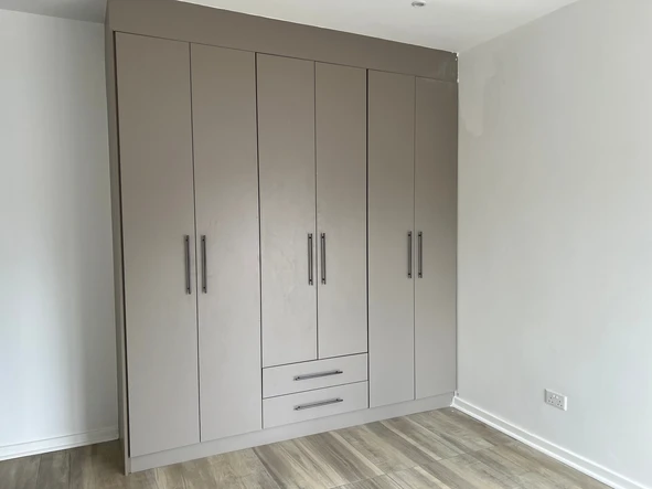 3 Bedroom Flat & Apartment