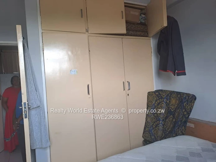 Flat for Sale  (Sole Mandate)