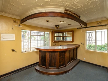 4 Bedroom Garden Flat