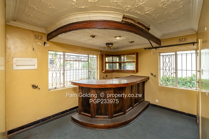 Spacious Unit Located in Established Community