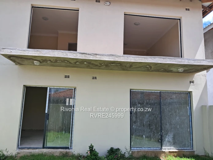 New 2-Bed Garden Flat in Ashdown Park – Borehole