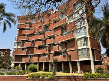 2 Bedroom Flat & Apartment