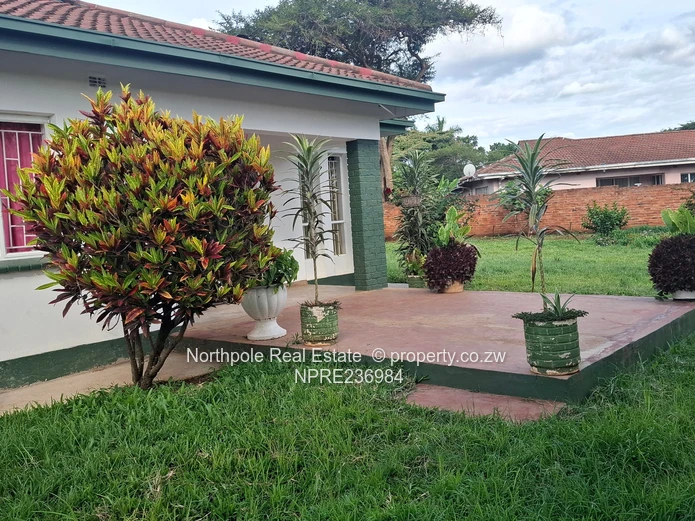 Close To Amenities!!  For January 2026 (Sole Mandate)