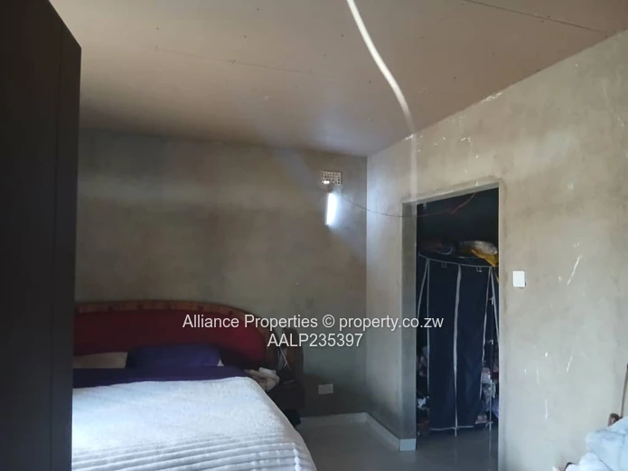 Corner Stand Fixer-Upper with Exceptional Potential in Glaudina