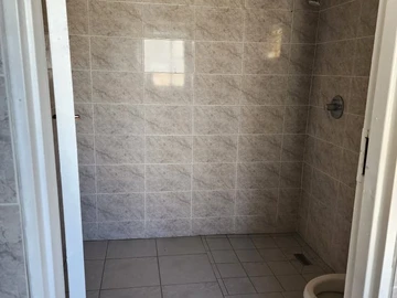 2 Bedroom Flat & Apartment