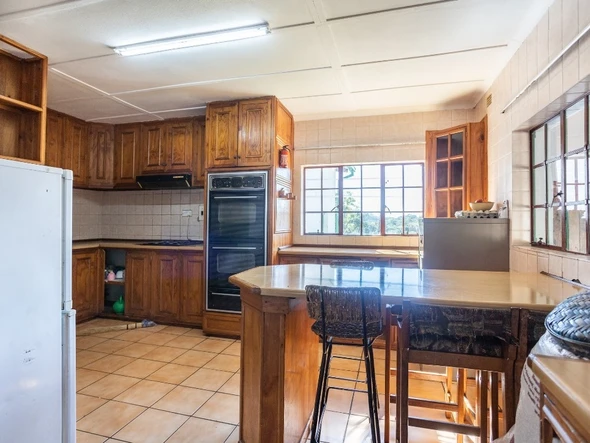 Farm & Agricultural Land