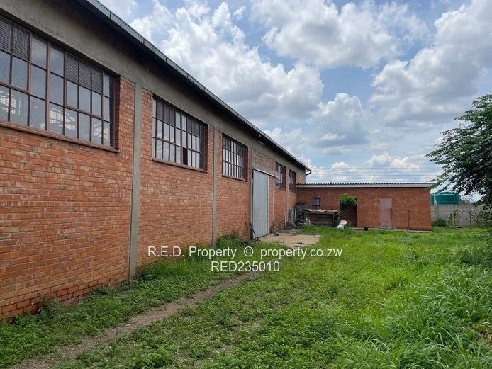 Industrial property with solid infrastructure In Kelvin 