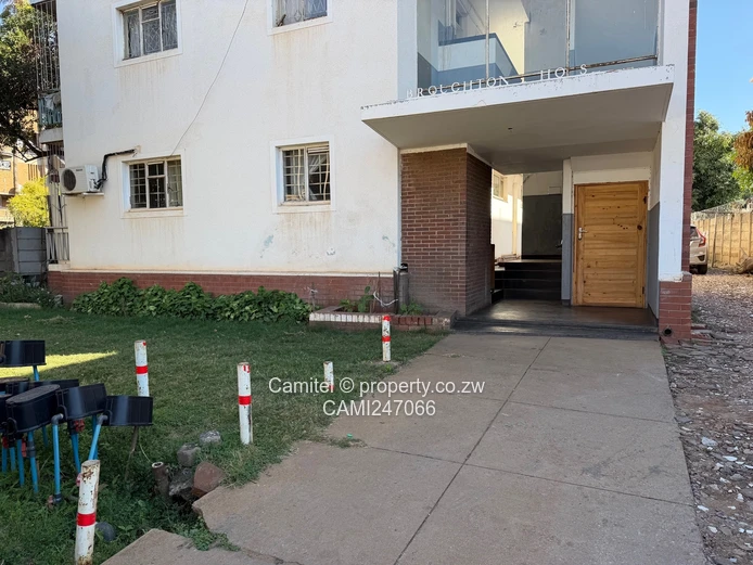 Avenues 1-Bed with sectional Deeds on ground floor Flat with Verandah & Parking (Sole Mandate)