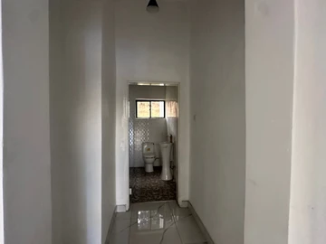 4 Bedroom Flat & Apartment