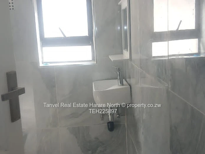 Massive and recently renovated Mansion in Old Mount Pleasant with 5 beds, Very modern kitchen,lounge