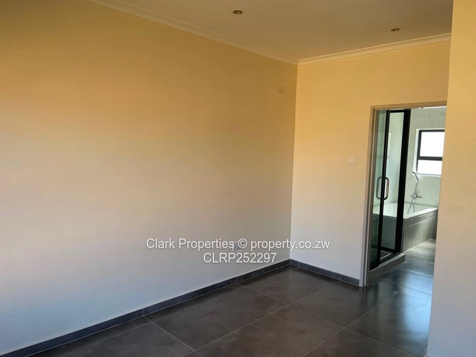 Modern unit available in Malbrough 