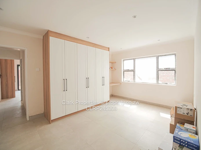 Stunning Townhouse (Sole Mandate)