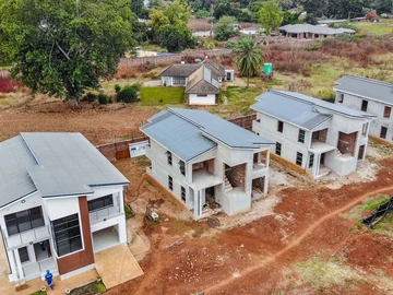 4 Bedroom Flat & Apartment