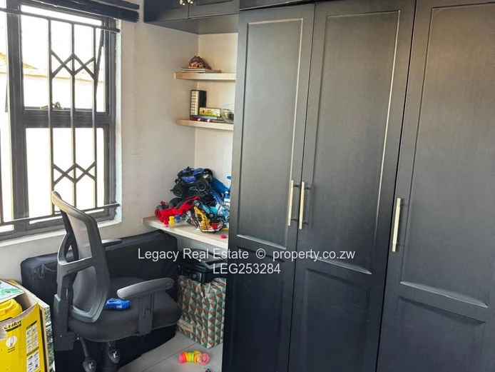 Modern 3-Bed Budiriro Home - Borehole, Bath & Backyard