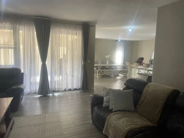 4 Bedroom Garden Flat