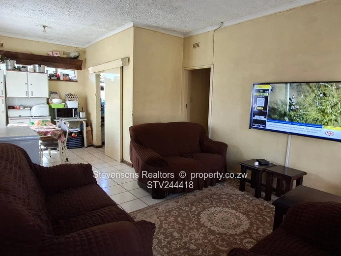 Starter/Retirement Home